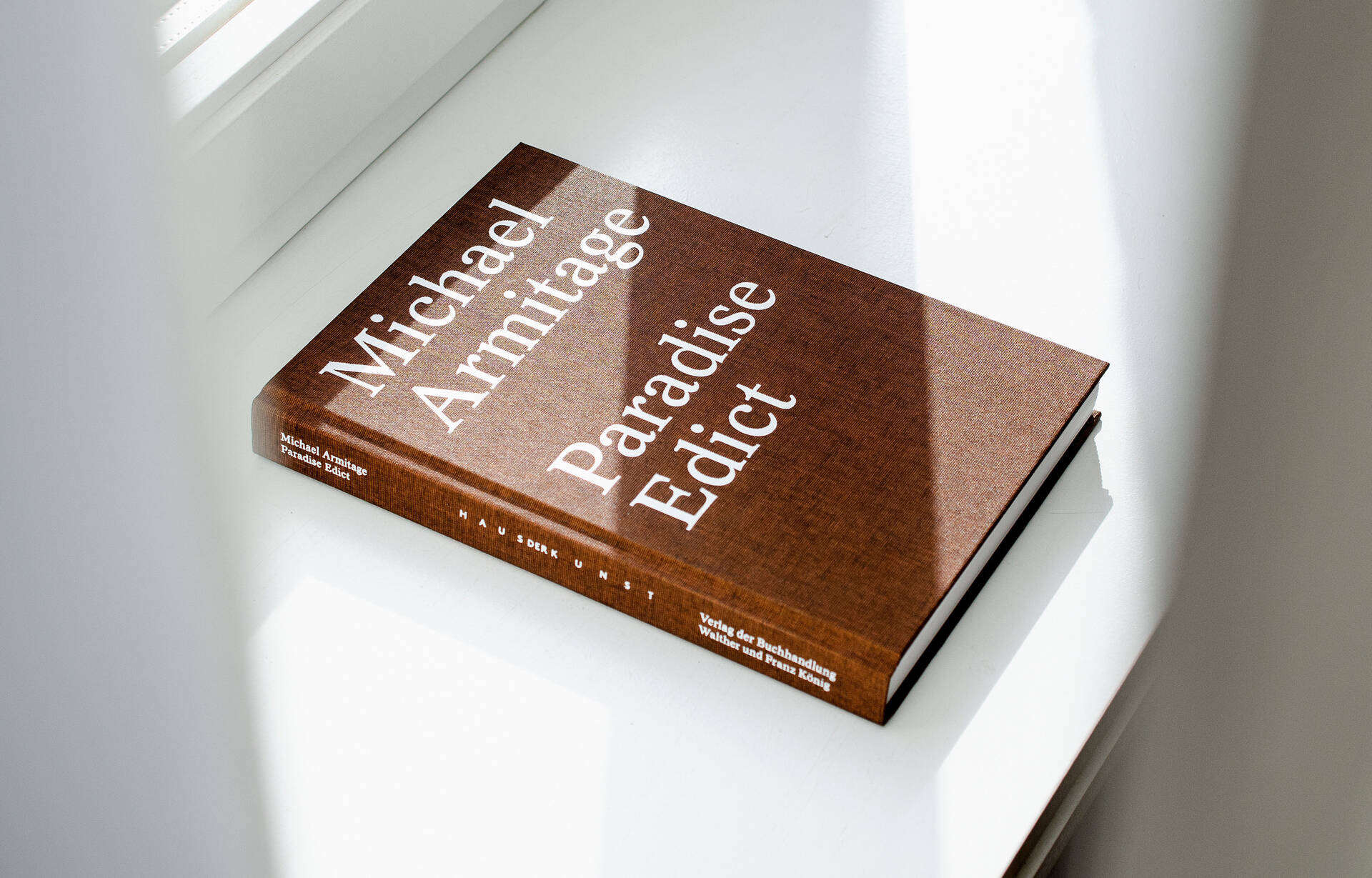 Katalog zur Ausstellung &raquo;Michael Armitage &ndash; Paradise Edict&laquo; f&uuml;r das Haus der Kunst in M&uuml;nchen
