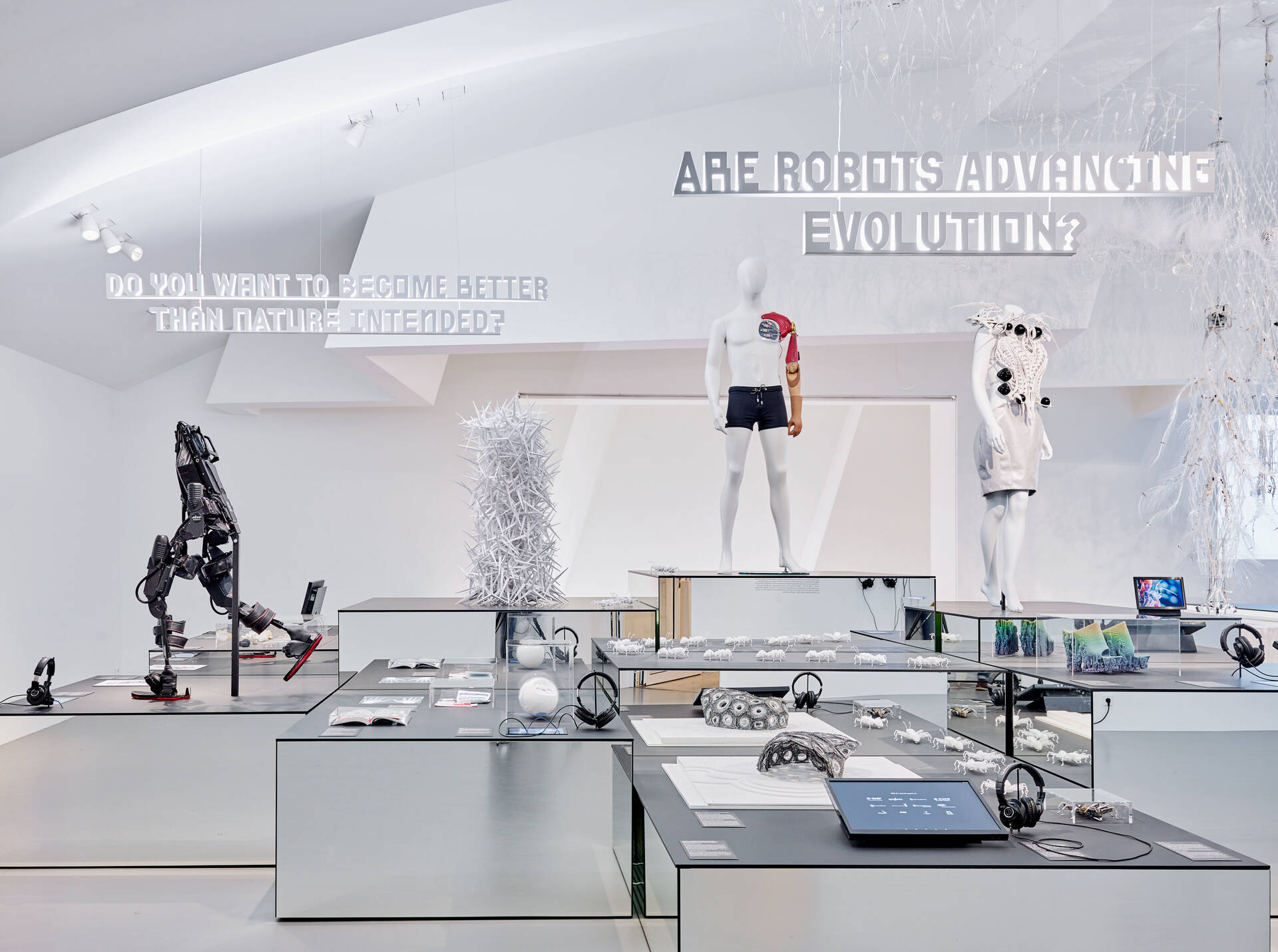 Ausstellungsgrafik &raquo;Hello, Robot &ndash; Design zwischen Mensch und Maschine&laquo; f&uuml;r das Vitra Design Museum, Weil am Rhein