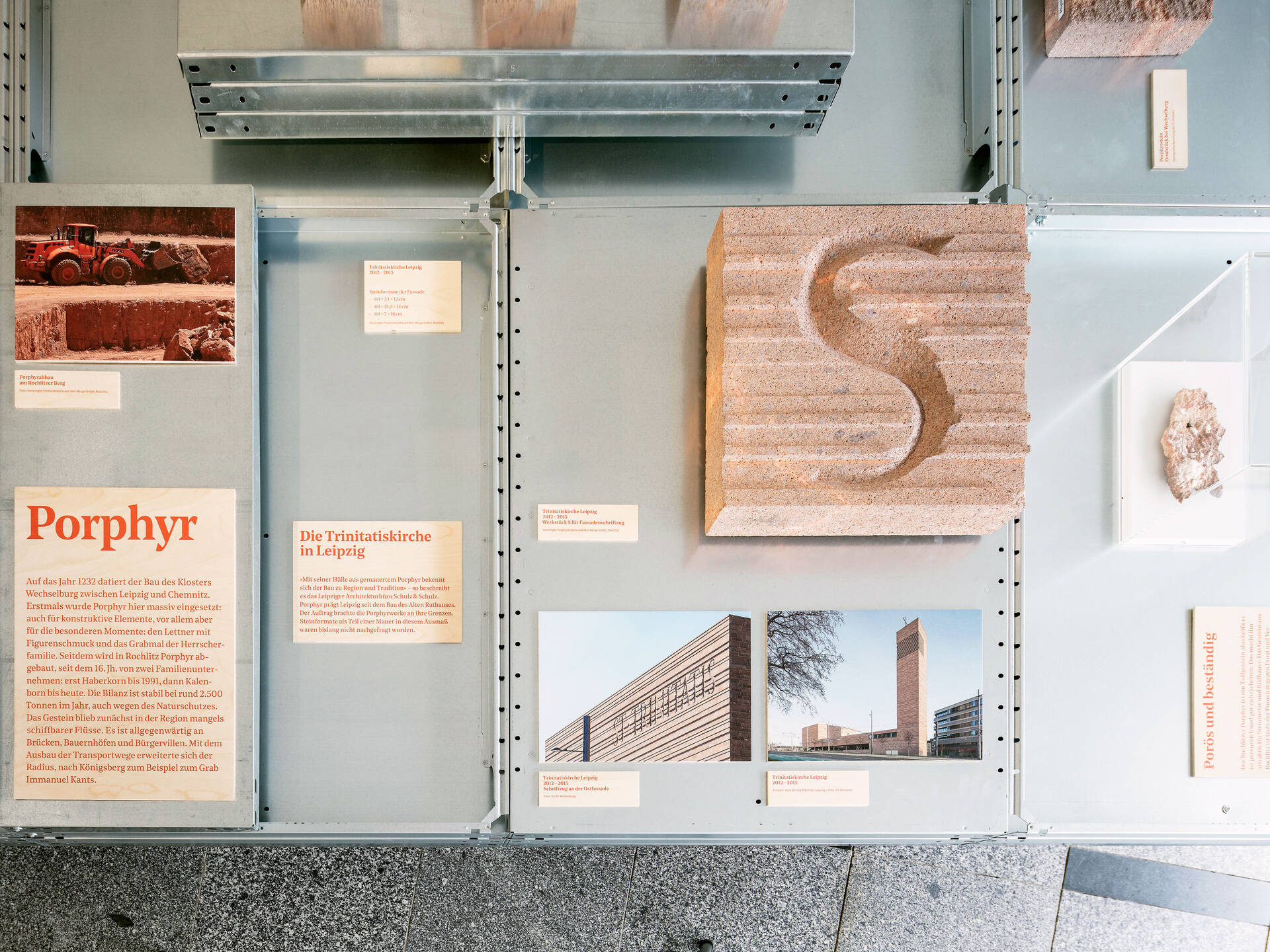 Ausstellungsgrafik &raquo;Marktreif! Regionale Baustoffe f&uuml;r eine nachhaltige Bauweise&laquo; f&uuml;r das ZfBK &ndash; Zentrum f&uuml;r Baukultur Sachsen, Dresden