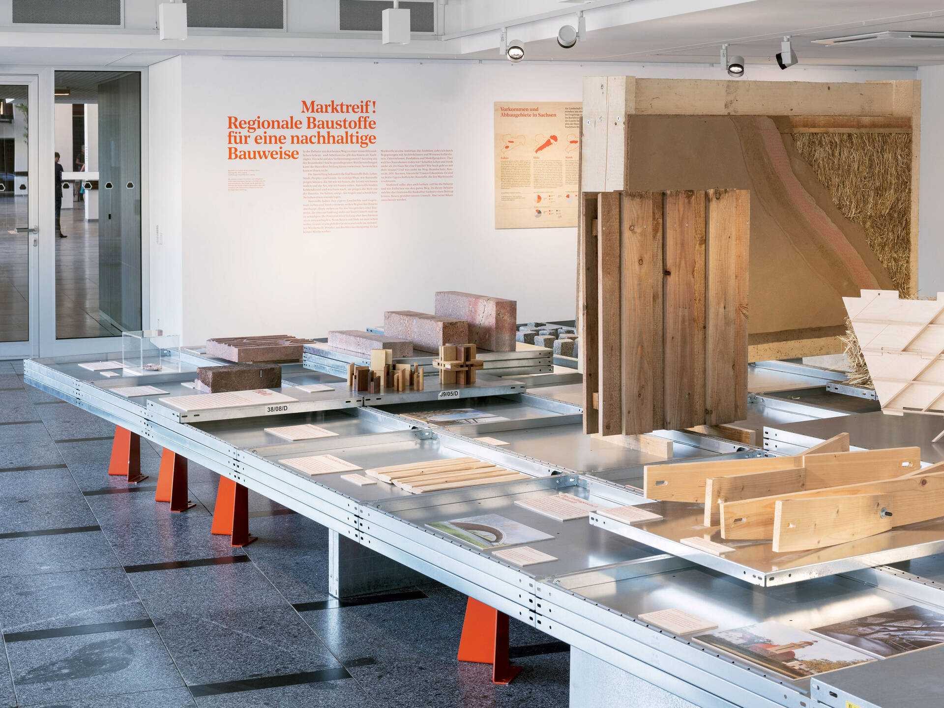 Ausstellungsgrafik &raquo;Marktreif! Regionale Baustoffe f&uuml;r eine nachhaltige Bauweise&laquo; f&uuml;r das Zentrum f&uuml;r Baukultur Sachsen