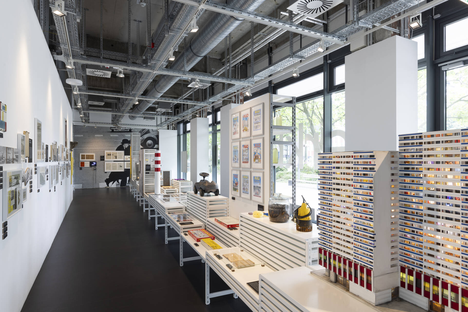 Ausstellungsgrafik &raquo;Profitopolis oder der Zustand der Stadt&laquo; f&uuml;r das Werkbundarchiv &ndash; Museum der Dinge, Berlin