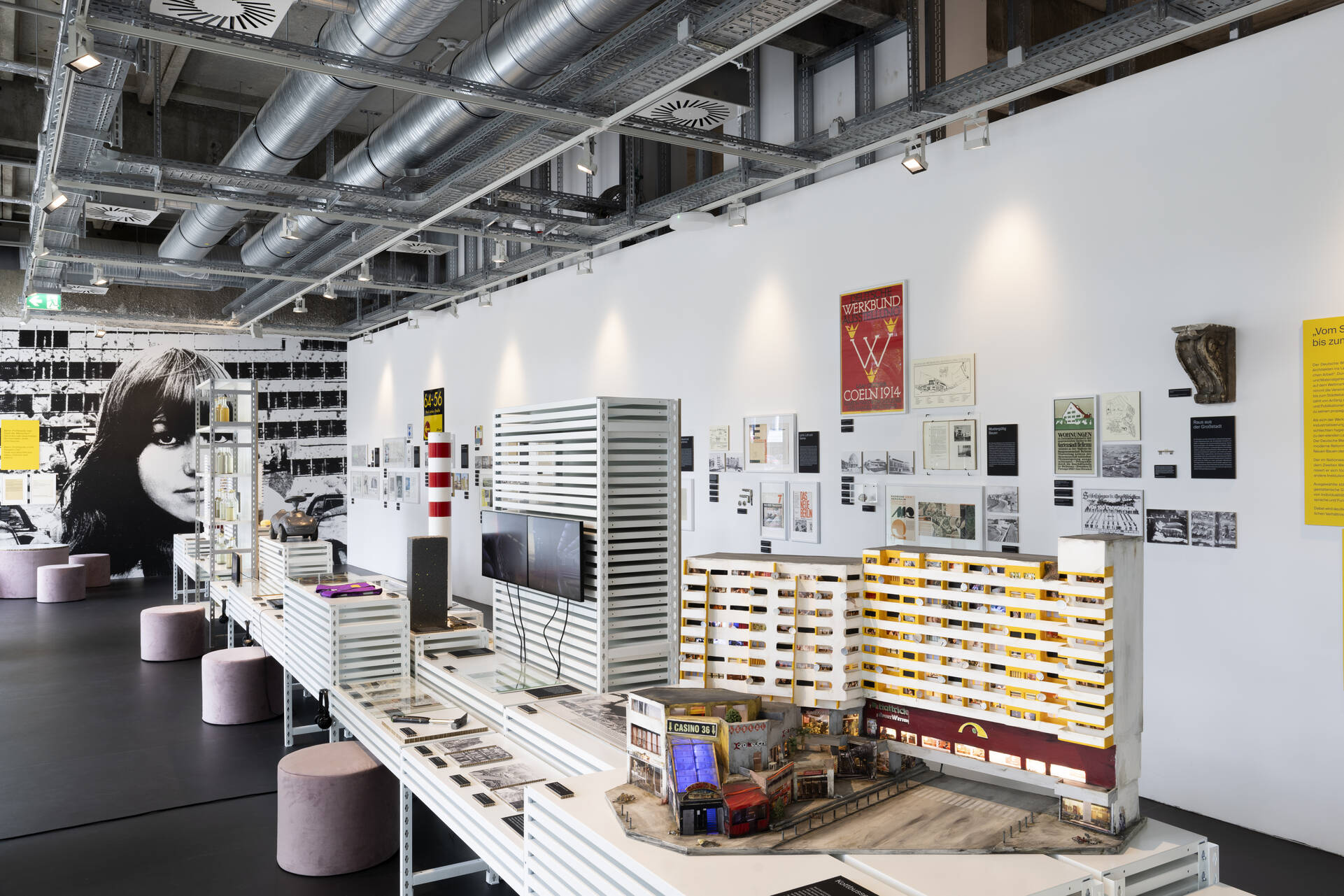 Ausstellungsgrafik &raquo;Profitopolis oder der Zustand der Stadt&laquo; f&uuml;r das Werkbundarchiv &ndash; Museum der Dinge, Berlin