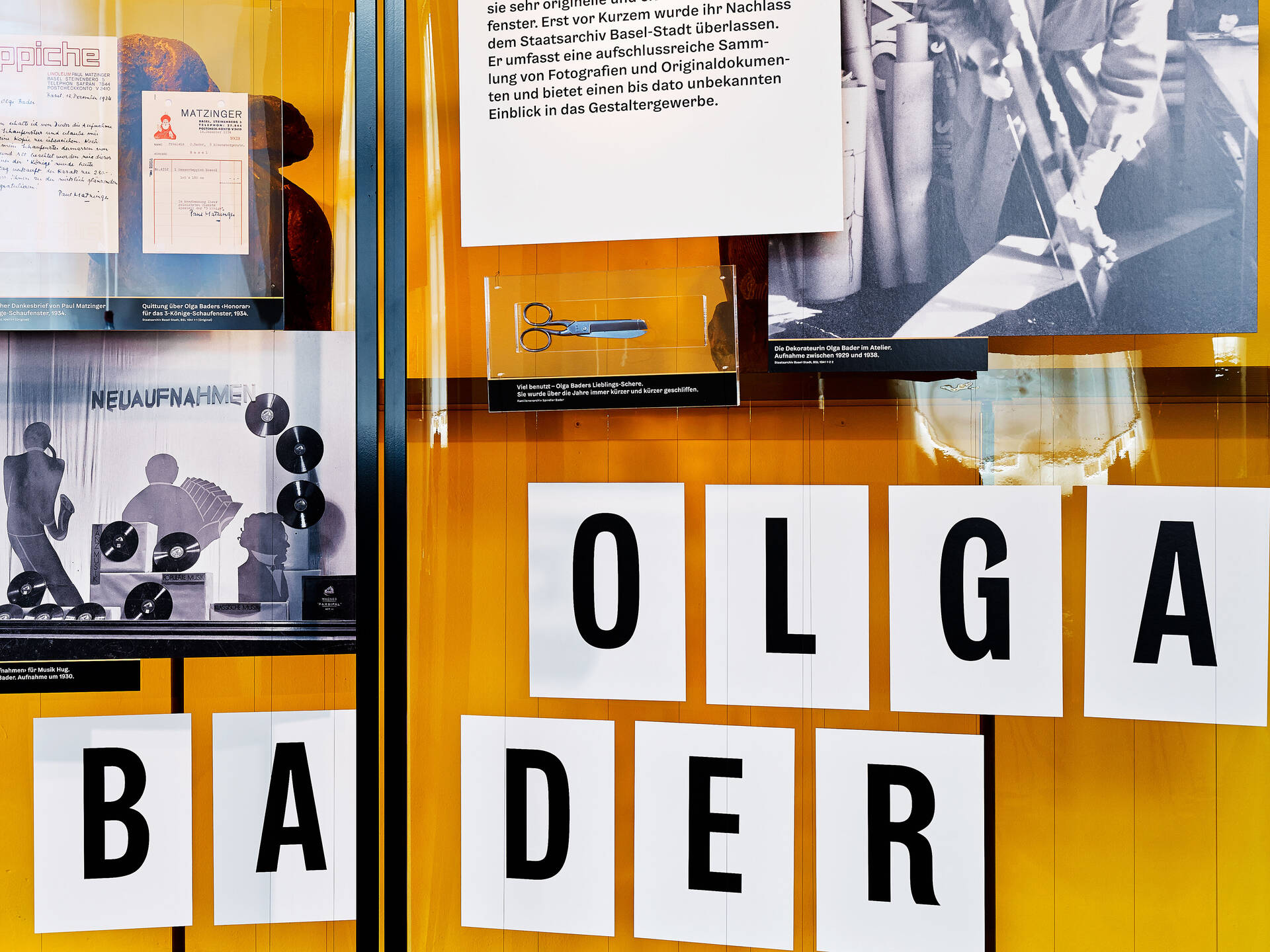 Ausstellungsgrafik &raquo;Schaufensterkultur &ndash; Inszenierte Warenwelt in Basel&laquo; f&uuml;r das Museum Kleines Klingental, Basel