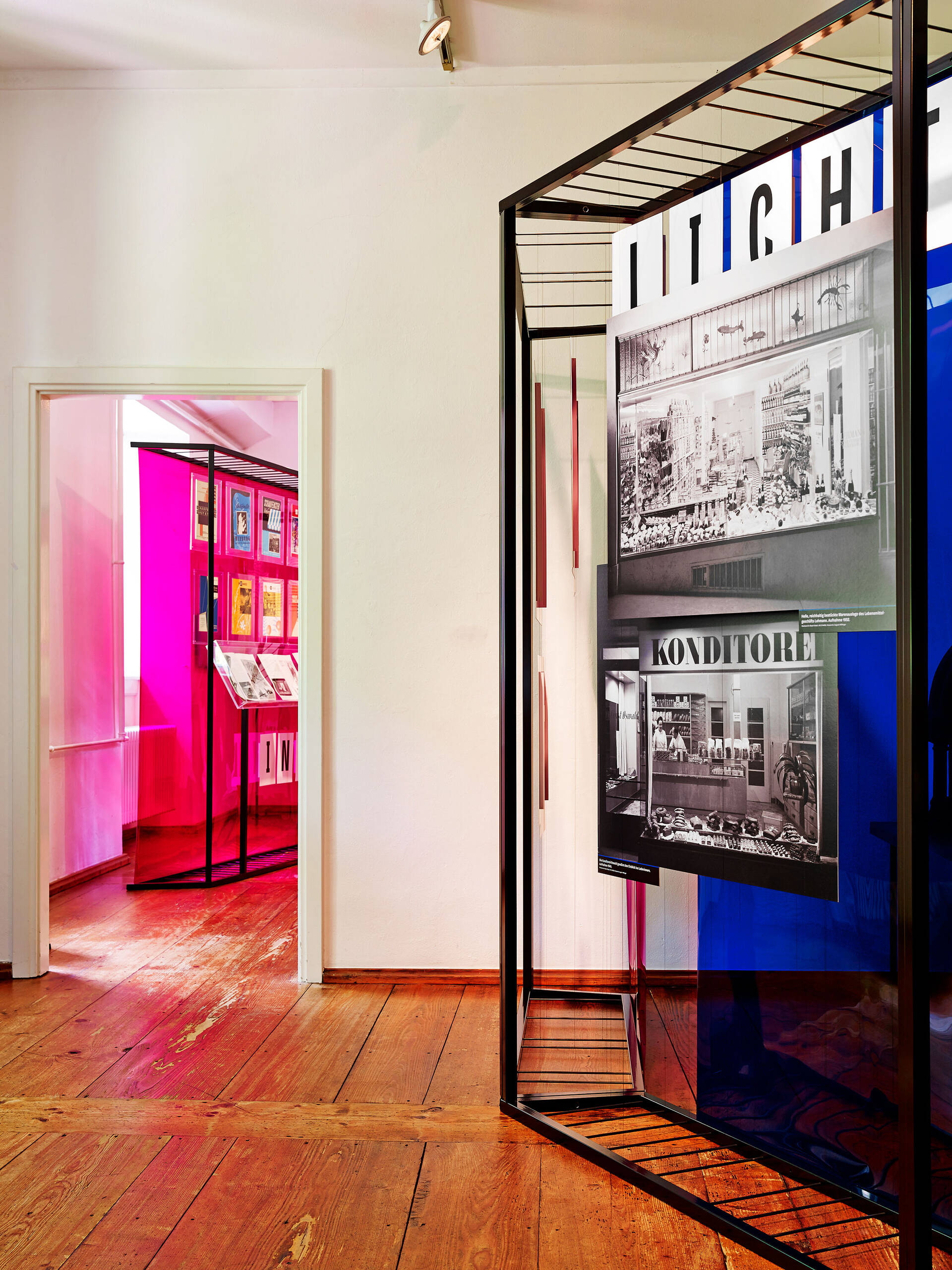 Ausstellungsgrafik &raquo;Schaufensterkultur &ndash; Inszenierte Warenwelt in Basel&laquo; f&uuml;r das Museum Kleines Klingental, Basel