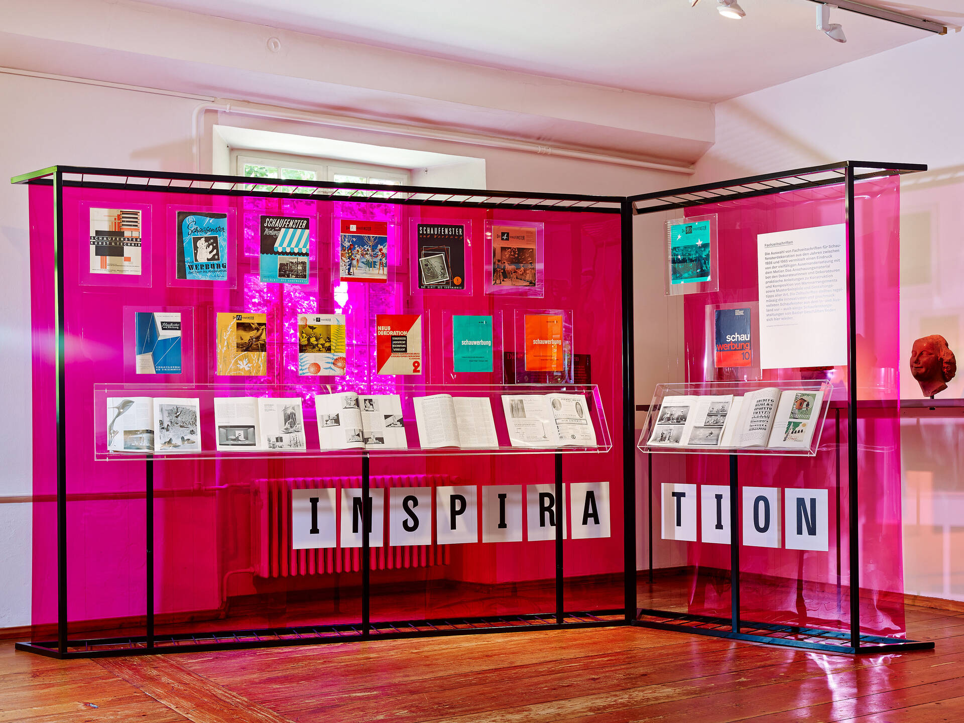Ausstellungsgrafik &raquo;Schaufensterkultur &ndash; Inszenierte Warenwelt in Basel&laquo; f&uuml;r das Museum Kleines Klingental, Basel
