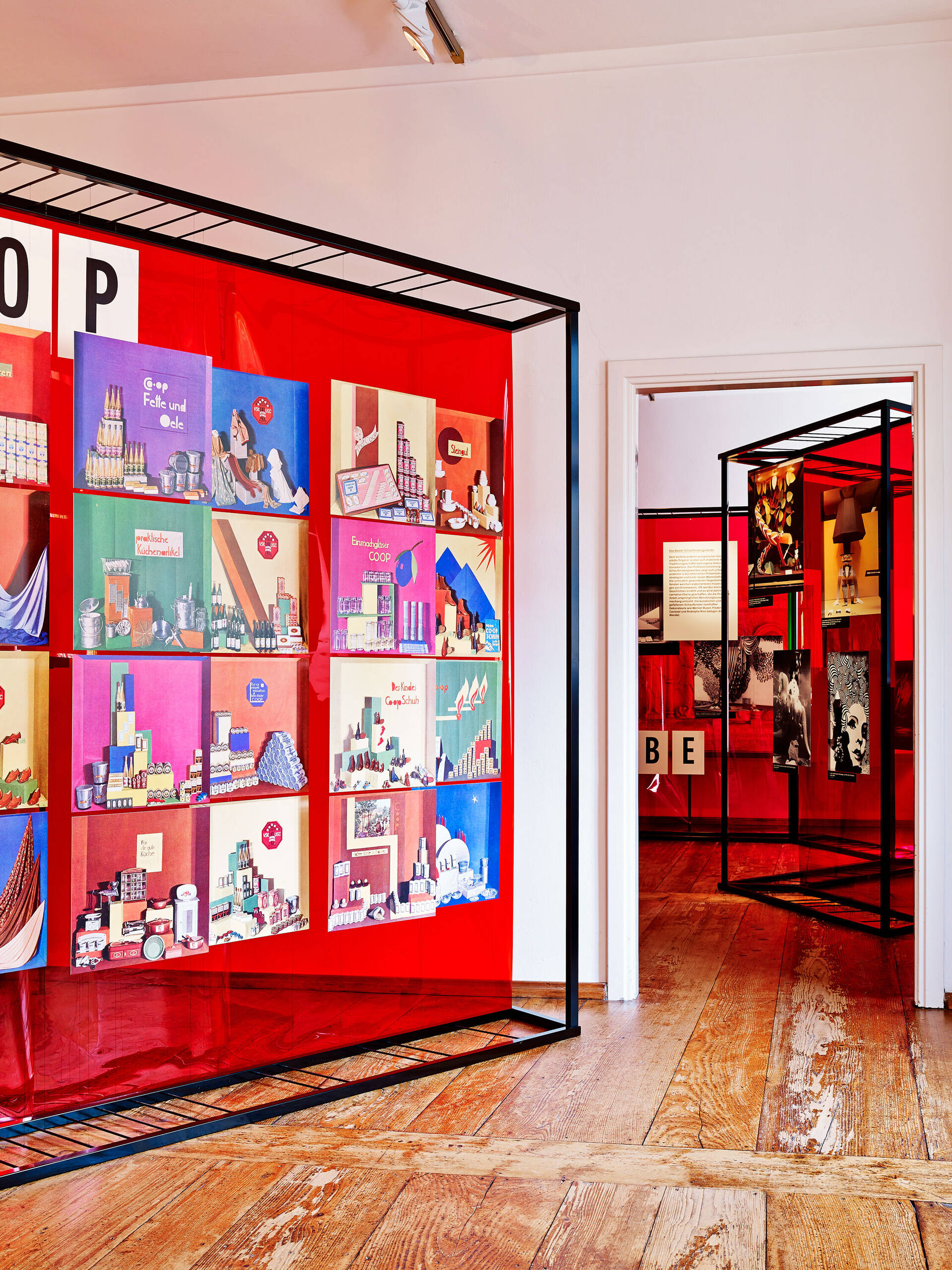 Ausstellungsgrafik &raquo;Schaufensterkultur &ndash; Inszenierte Warenwelt in Basel&laquo; f&uuml;r das Museum Kleines Klingental, Basel