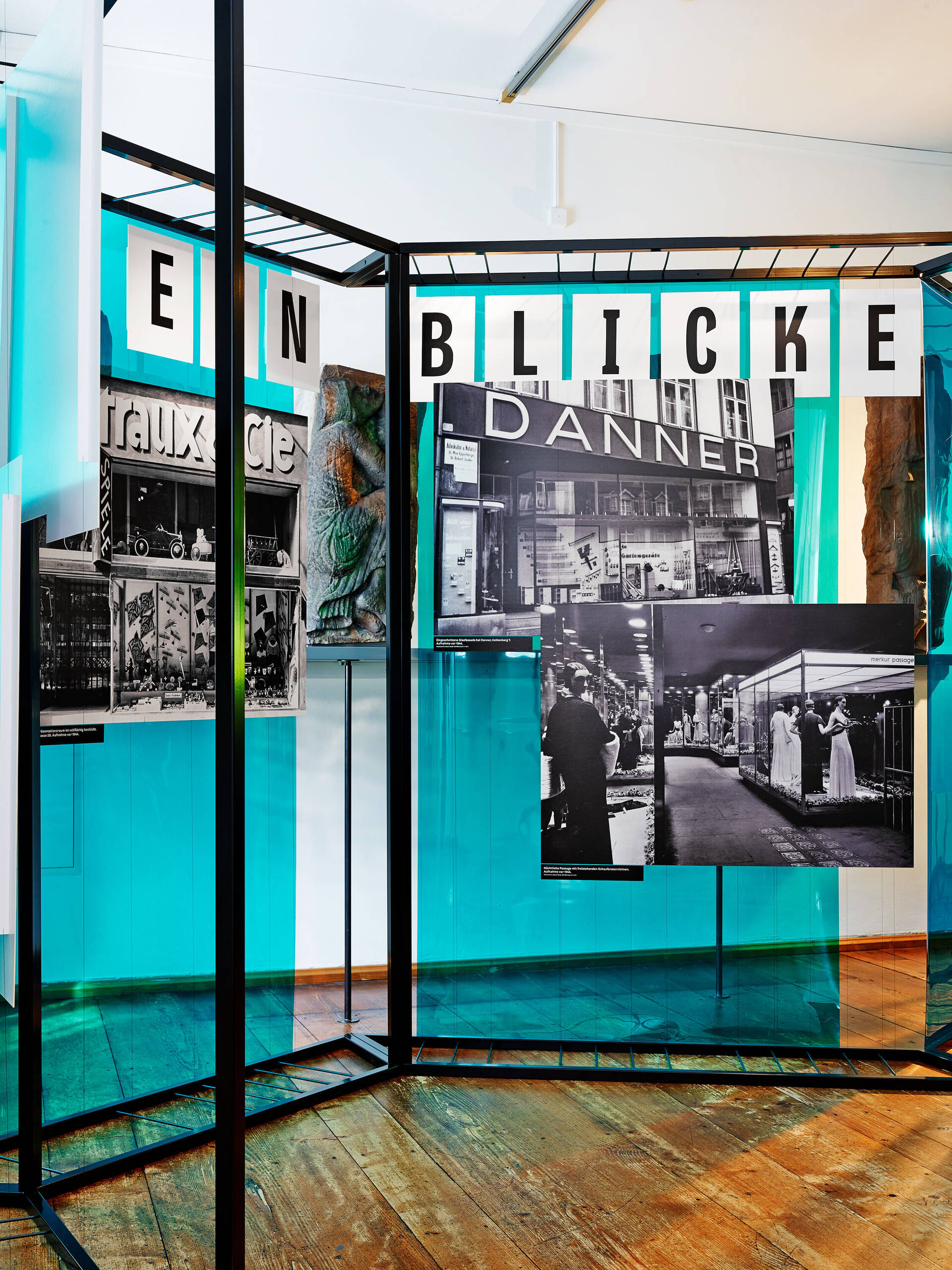 Ausstellungsgrafik &raquo;Schaufensterkultur &ndash; Inszenierte Warenwelt in Basel&laquo; f&uuml;r das Museum Kleines Klingental, Basel